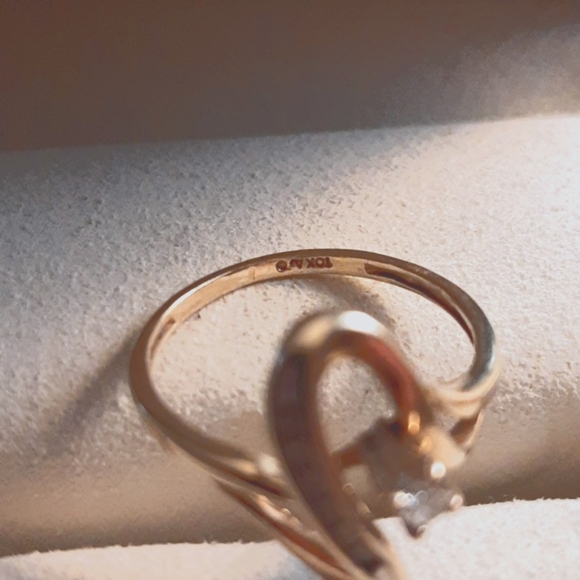 Ladies 10k Yellow gold ring - Picture 5 of 5
